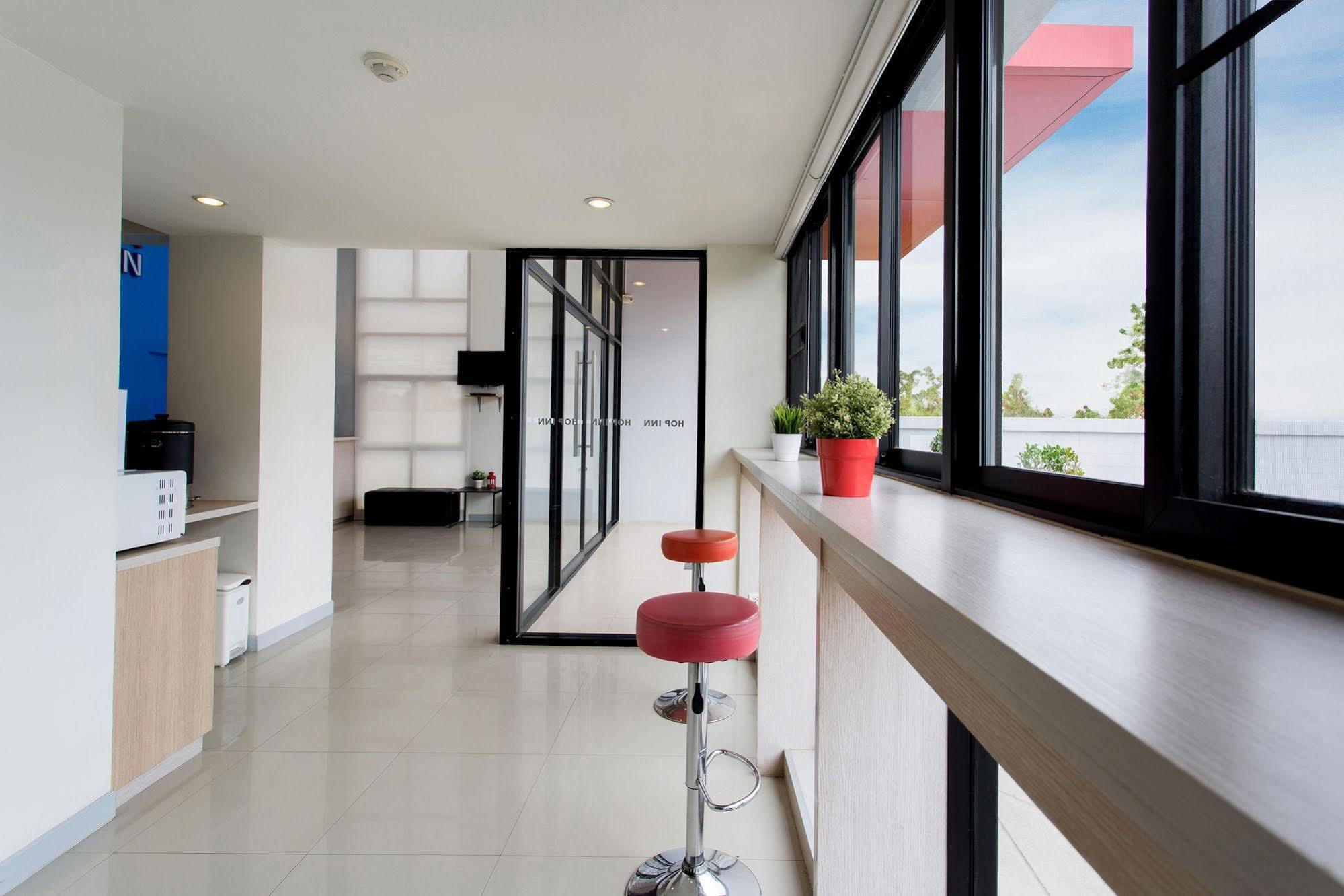 Hop Inn Nakhon Si Thammarat Bagian luar foto